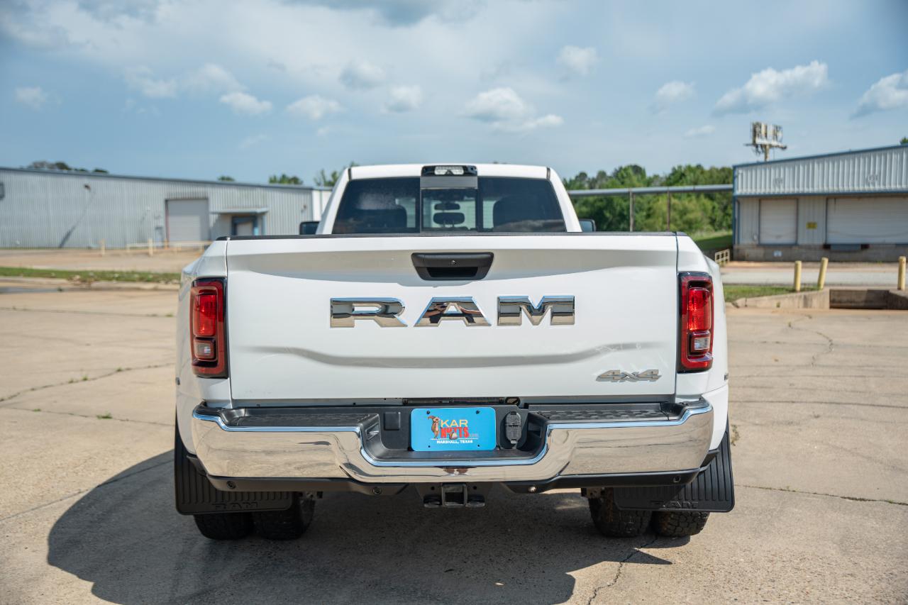 RAM 3500 Tradesman Crew Cab 4WD DRW 2023