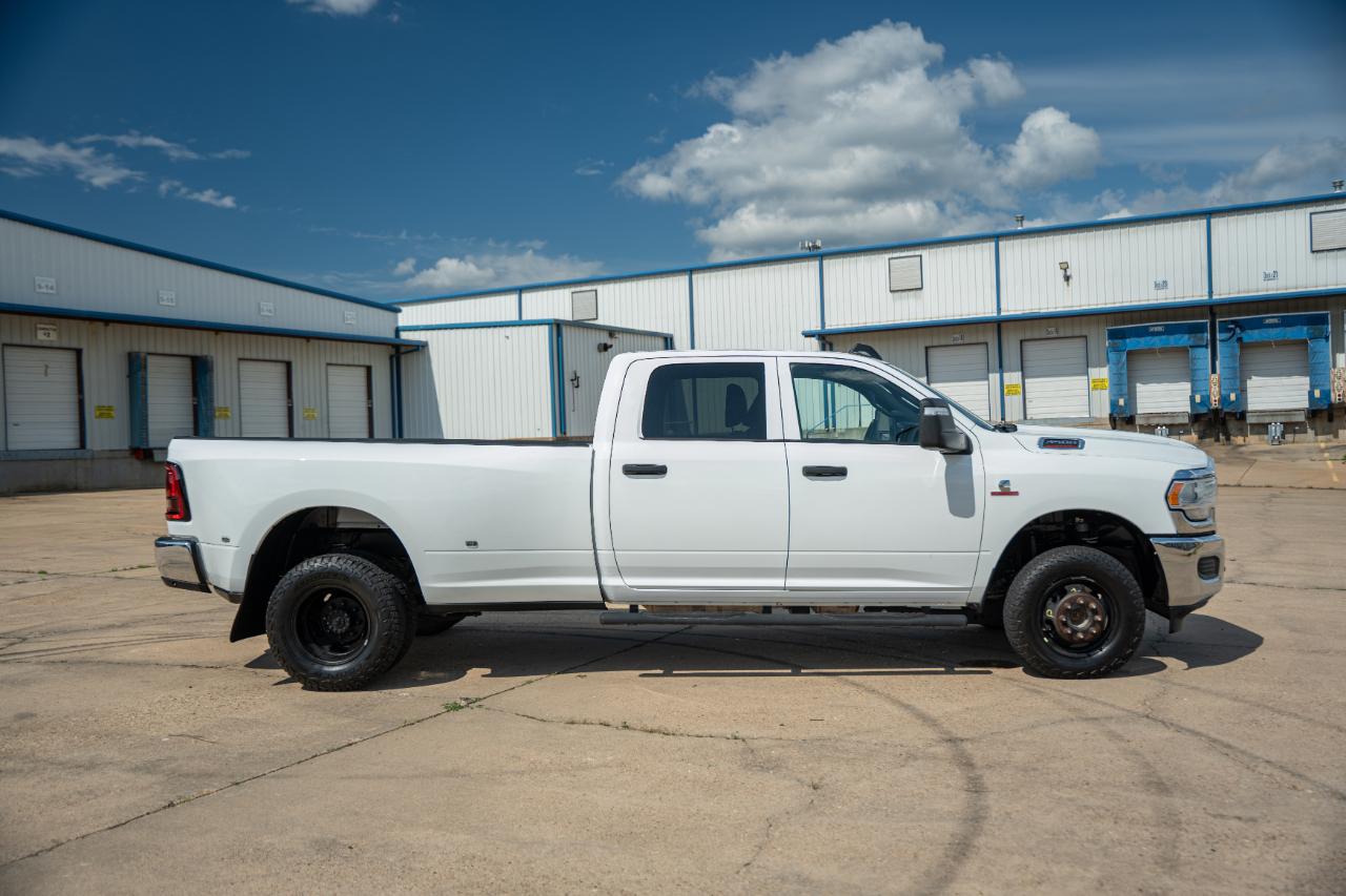 RAM 3500 Tradesman Crew Cab 4WD DRW 2023