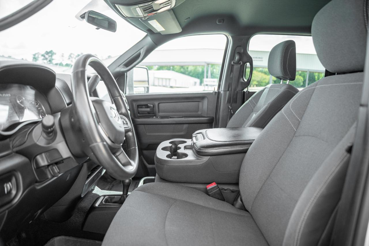 RAM 3500 Tradesman Crew Cab 4WD DRW 2023