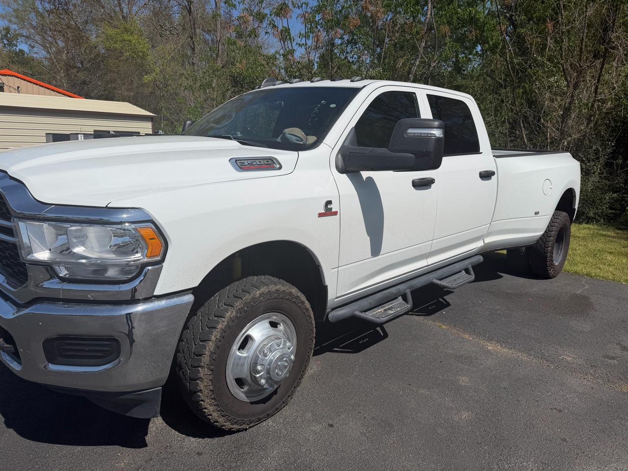 RAM 3500 Tradesman Crew Cab 4WD DRW 2023