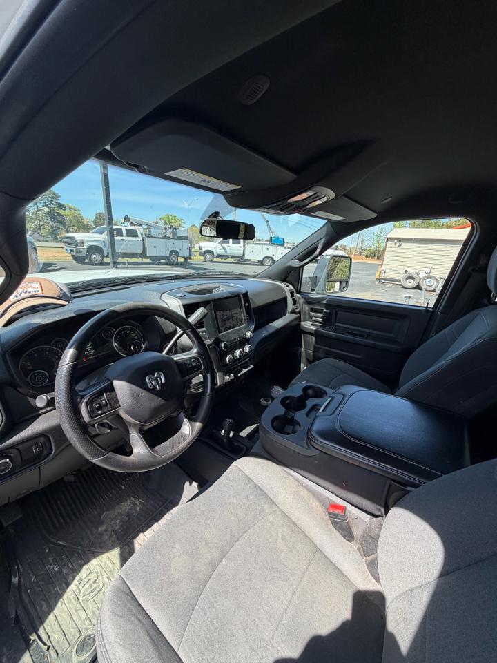 RAM 3500 Tradesman Crew Cab 4WD DRW 2023