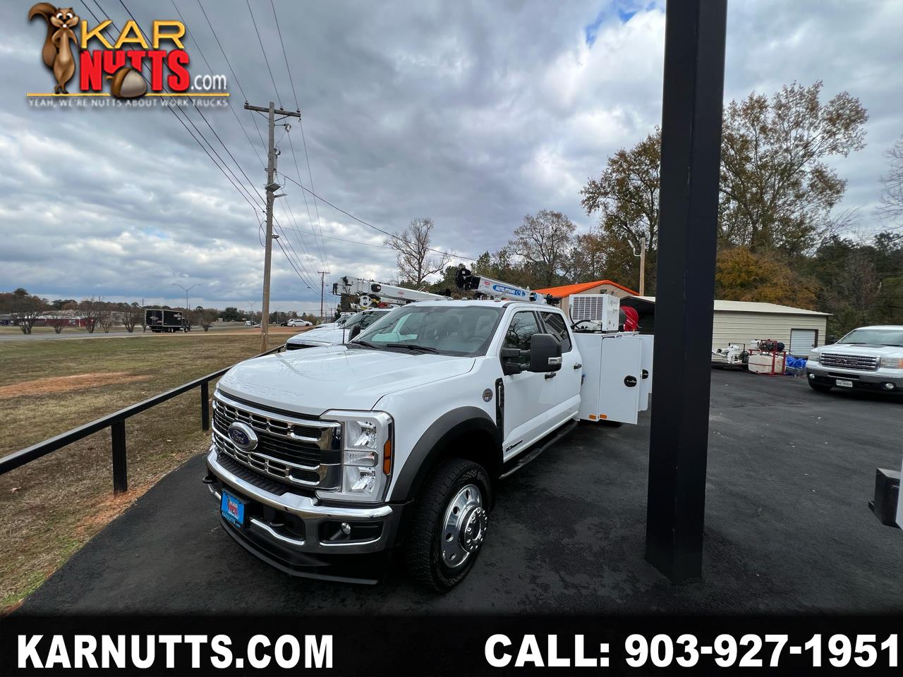 2024 Ford F-550 SERVICE BODY WITH CRANE