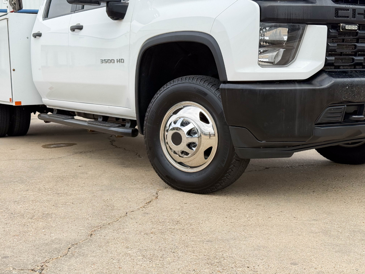 Chevrolet Silverado 3500HD Work Truck Crew Cab 4WD 2023