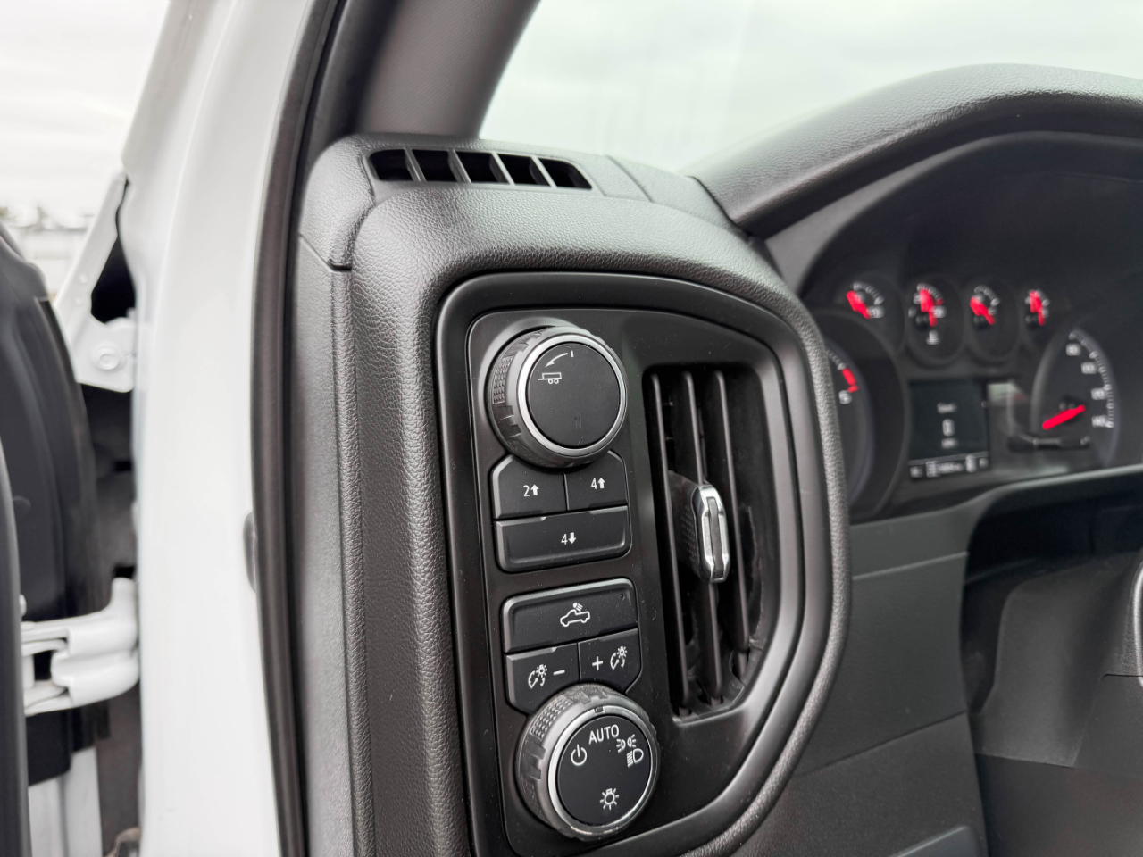 Chevrolet Silverado 3500HD Work Truck Crew Cab 4WD 2023