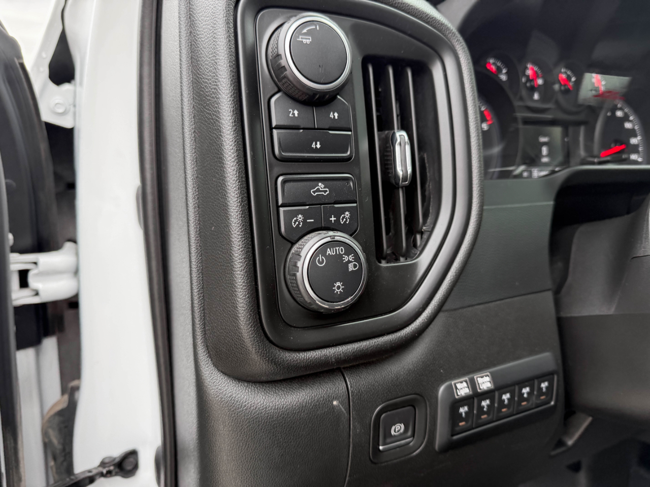 Chevrolet Silverado 3500HD Work Truck Crew Cab 4WD 2023