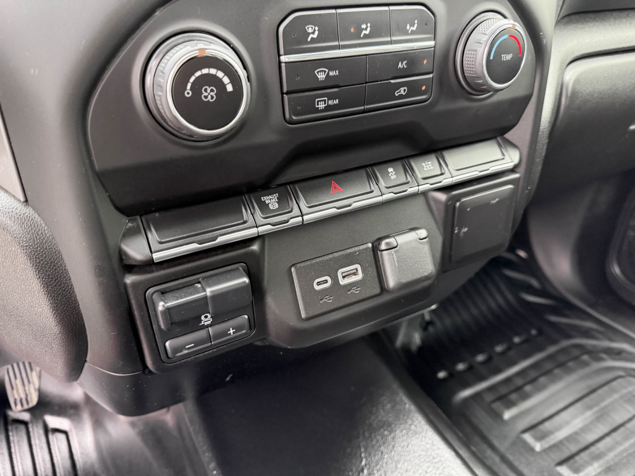 Chevrolet Silverado 3500HD Work Truck Crew Cab 4WD 2023