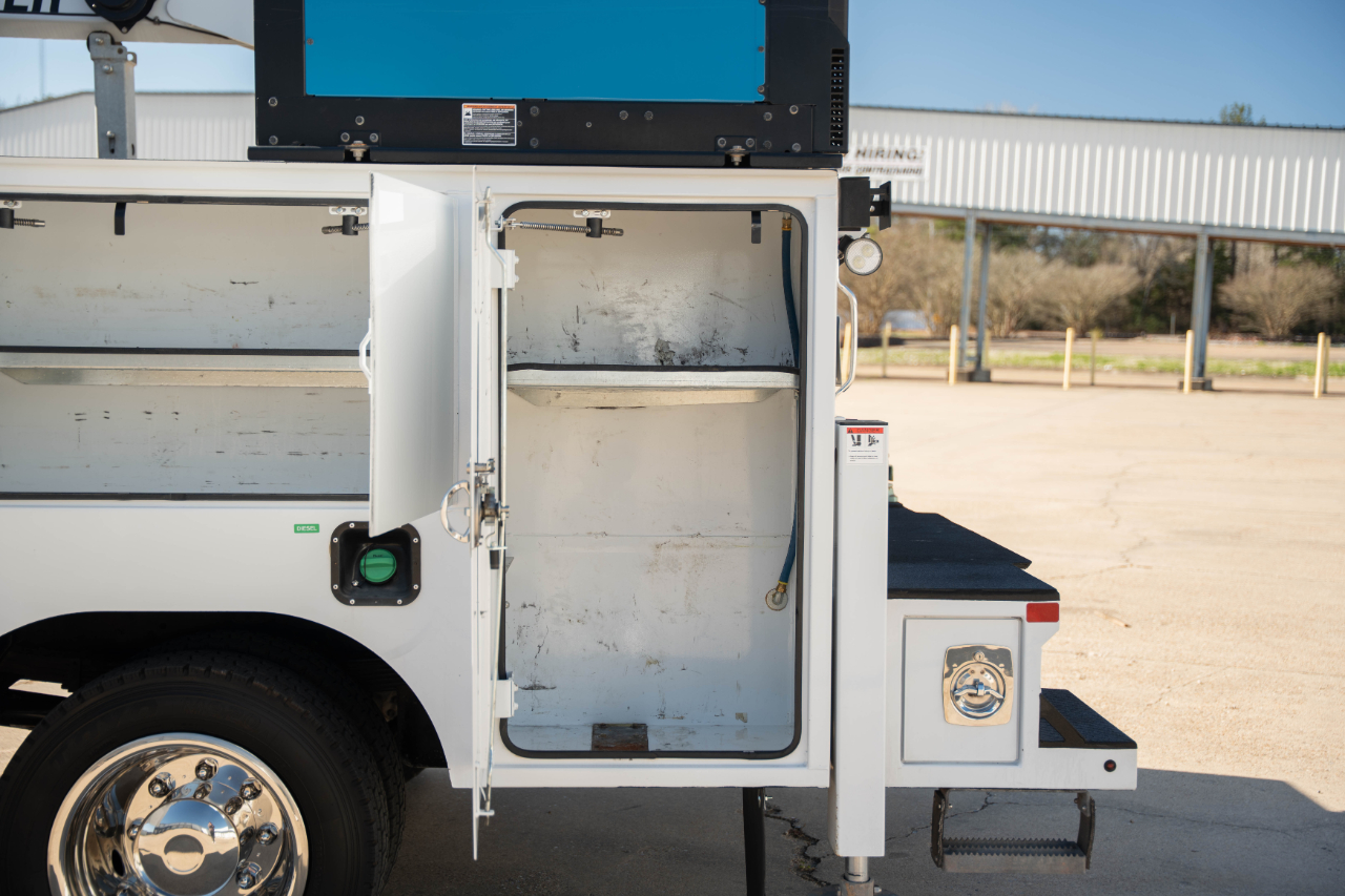 Chevrolet Silverado Medium Duty  2022