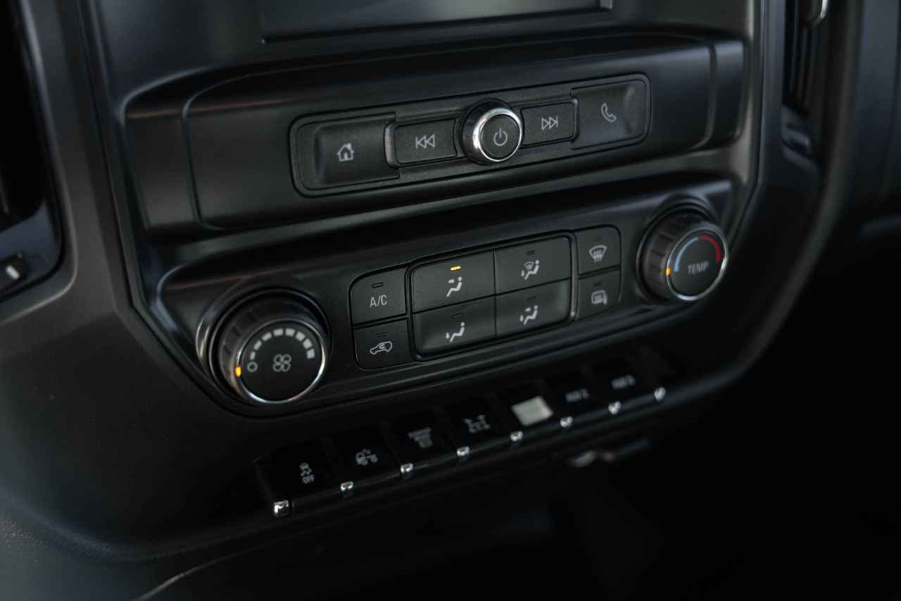 Chevrolet Silverado Medium Duty  2022