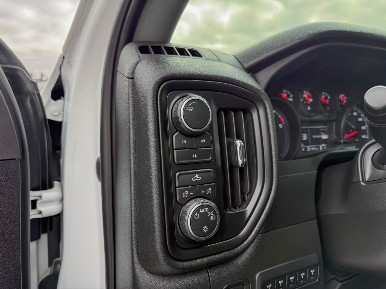 Chevrolet Silverado 3500HD Work Truck Crew Cab 4WD 2023