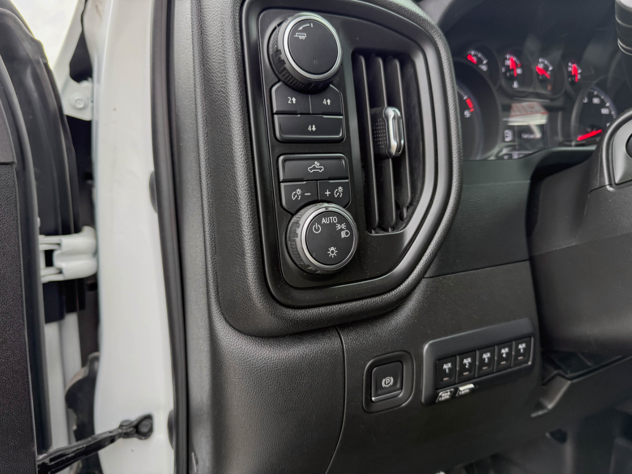 Chevrolet Silverado 3500HD Work Truck Crew Cab 4WD 2023