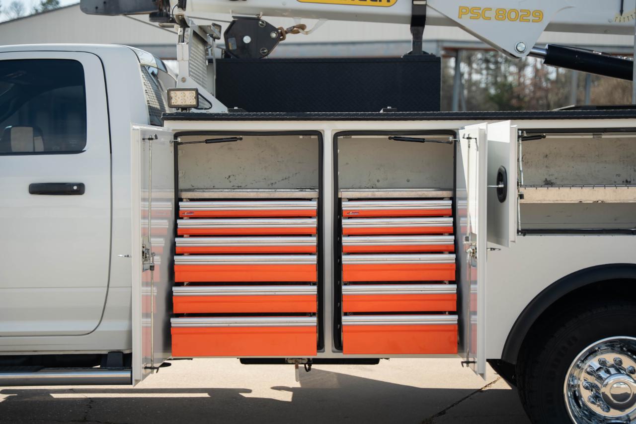 RAM 5500 Regular Cab 4WD DRW 2022