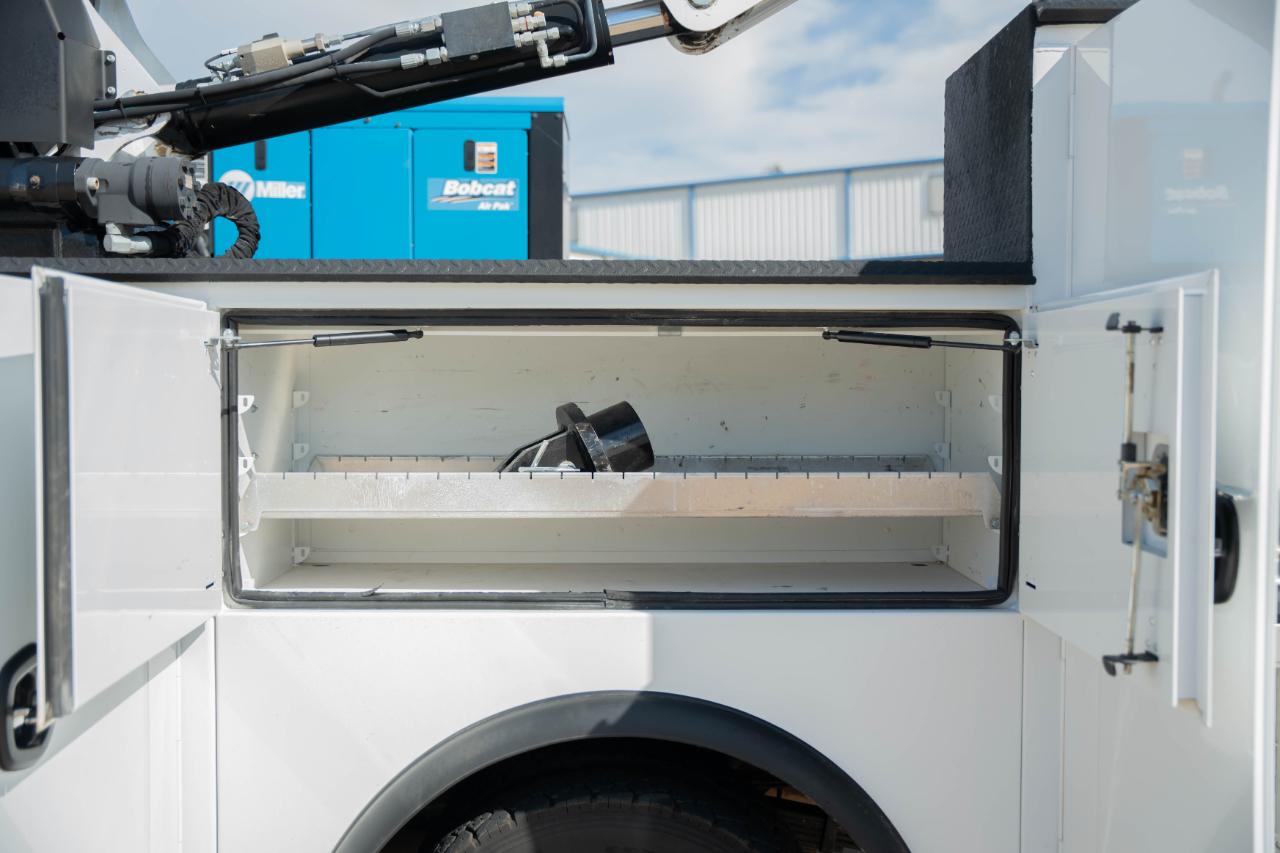 RAM 5500 Regular Cab 4WD DRW 2022