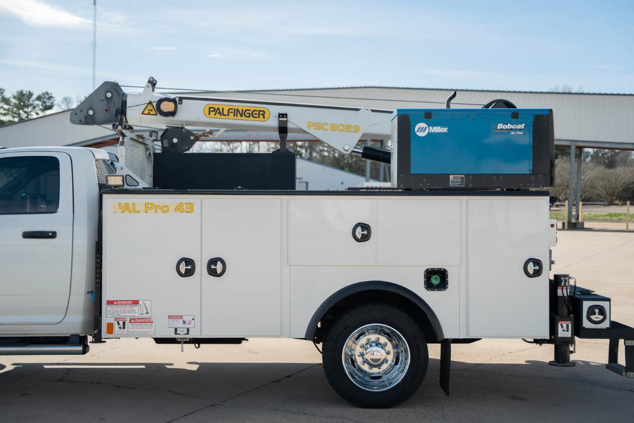 RAM 5500 Regular Cab 4WD DRW 2022