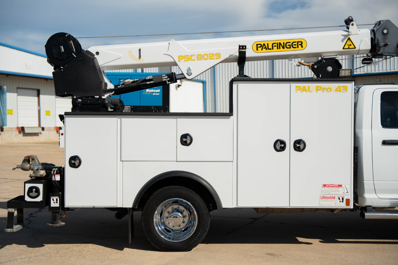 RAM 5500 Regular Cab 4WD DRW 2022