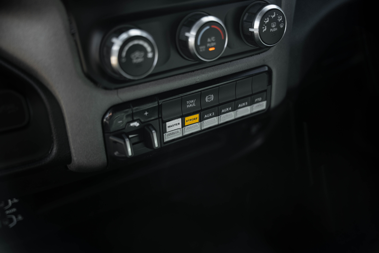 RAM 5500 Regular Cab 4WD DRW 2022