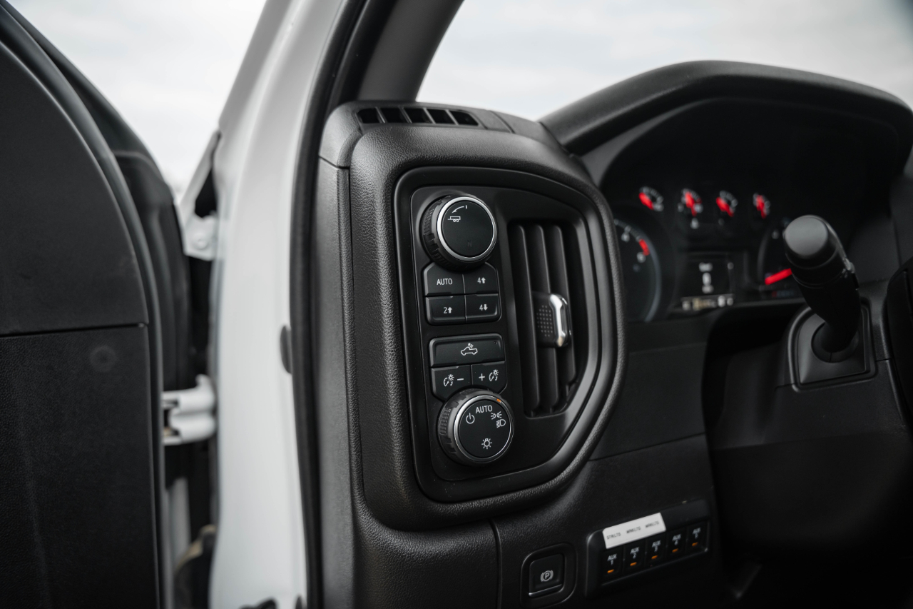 Chevrolet Silverado 3500HD Work Truck Crew Cab 4WD 2023