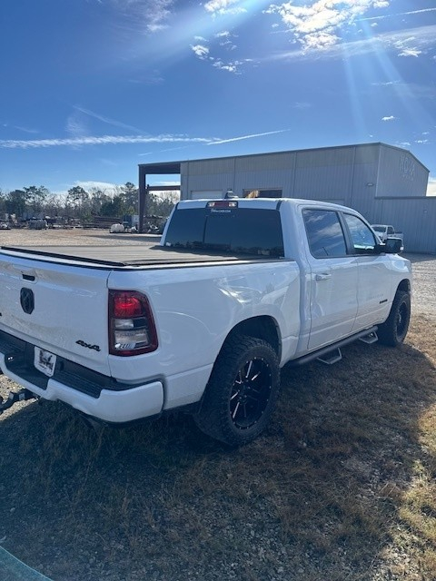 RAM 1500 Big Horn Crew Cab SWB 4WD 2022