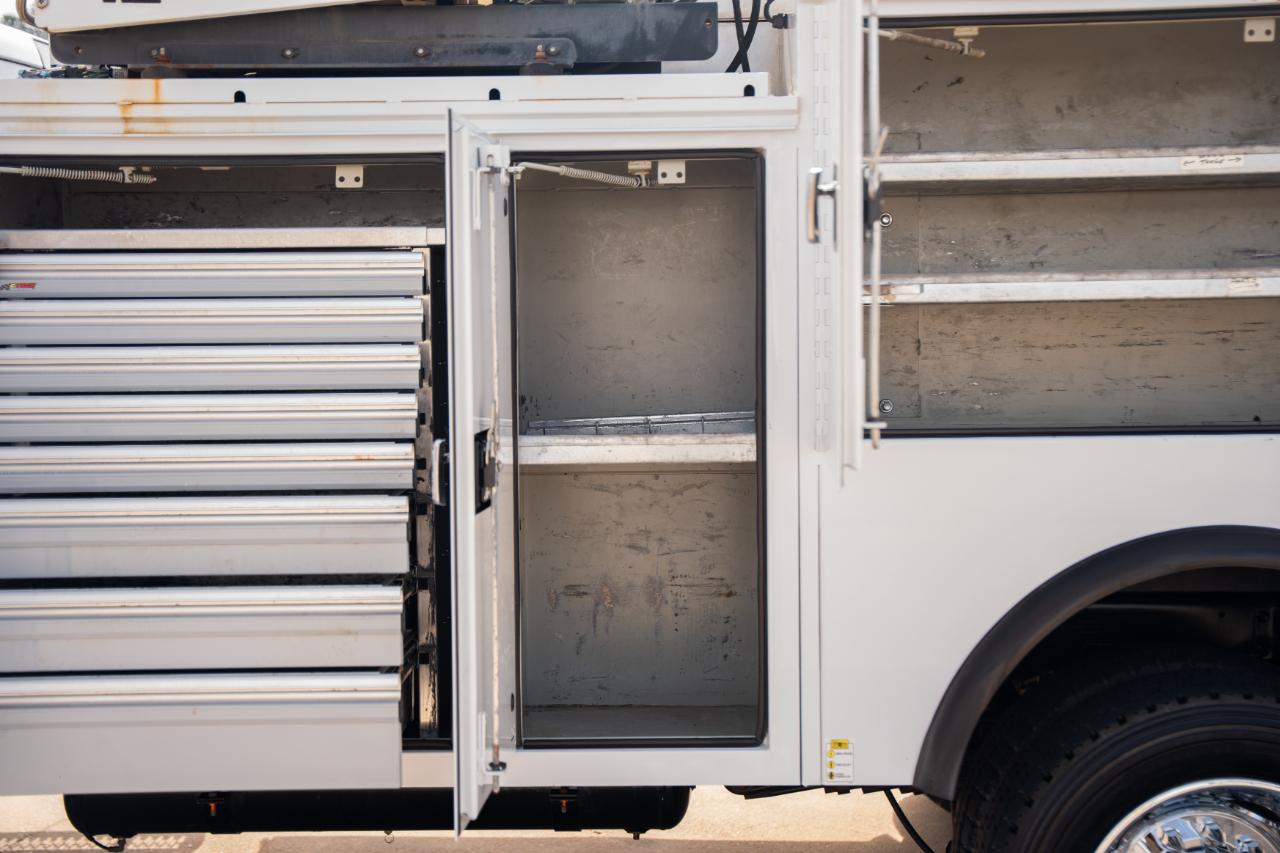 RAM 5500 Regular Cab 4WD DRW 2018