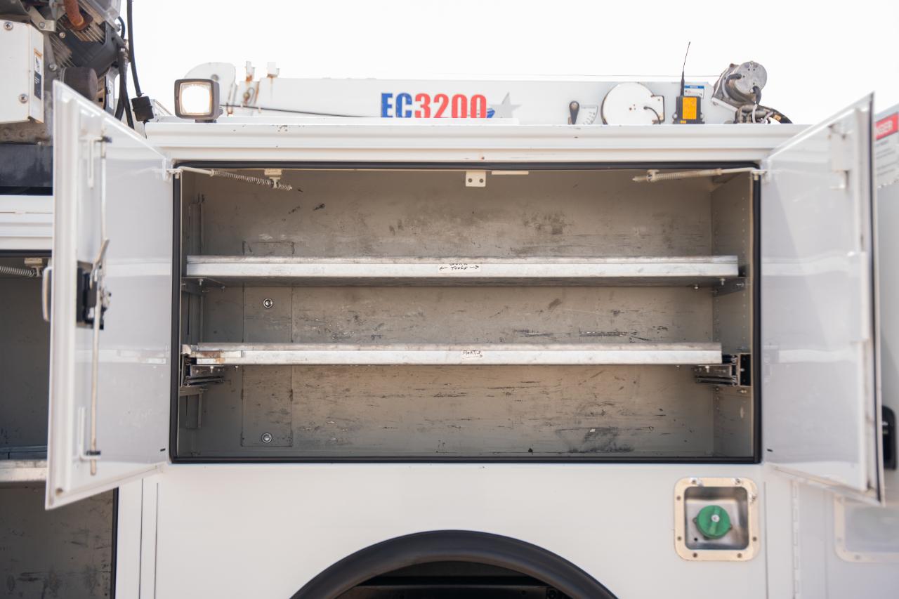 RAM 5500 Regular Cab 4WD DRW 2018