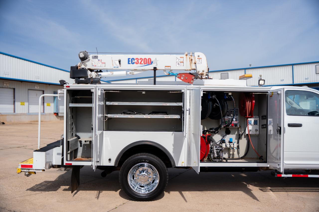 RAM 5500 Regular Cab 4WD DRW 2018