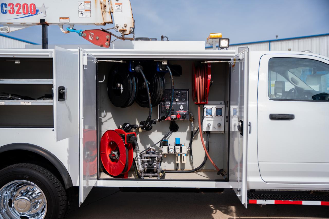 RAM 5500 Regular Cab 4WD DRW 2018