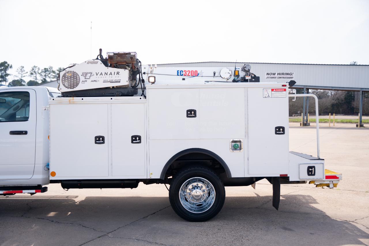 RAM 5500 Regular Cab 4WD DRW 2018