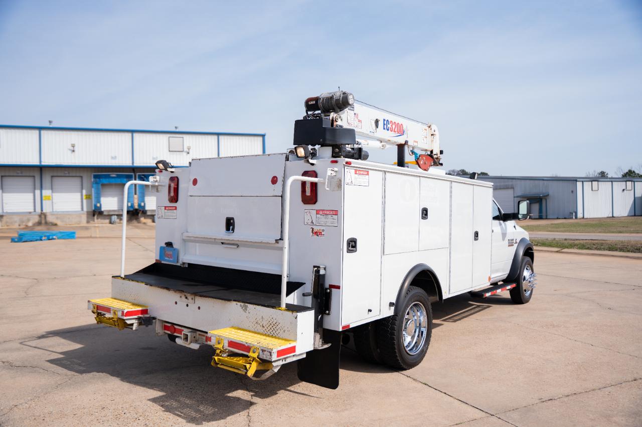 RAM 5500 Regular Cab 4WD DRW 2018