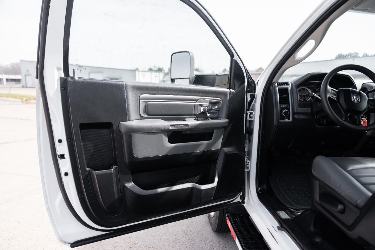 RAM 5500 Regular Cab 4WD DRW 2018