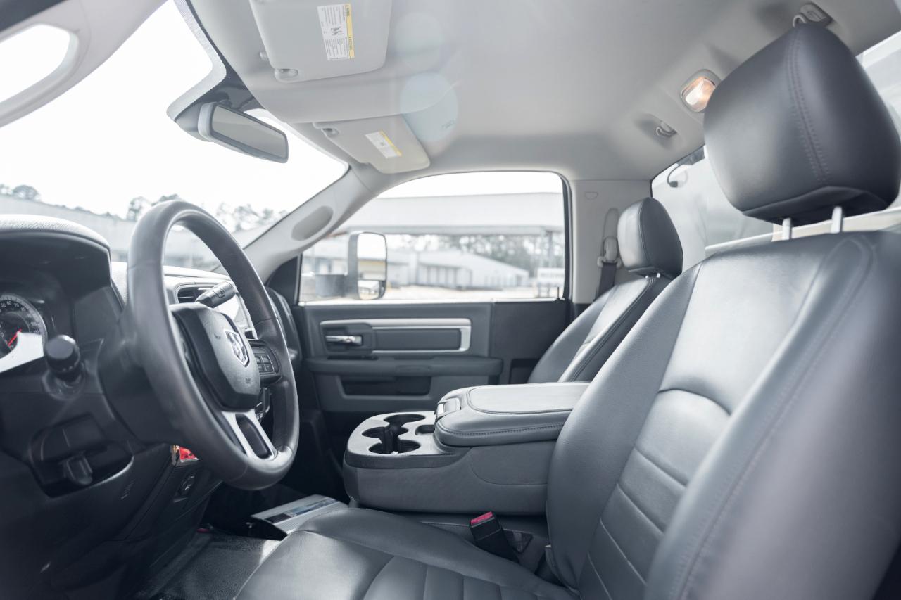 RAM 5500 Regular Cab 4WD DRW 2018