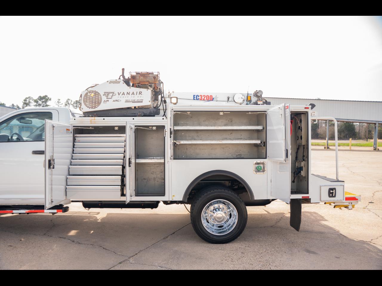 RAM 5500 Regular Cab 4WD DRW 2018