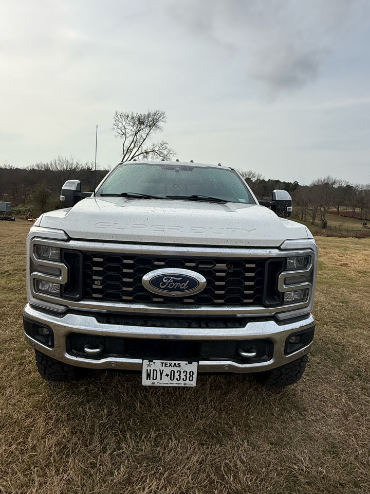 Ford F-350 SD Lariat Crew Cab 4WD DRW 2024
