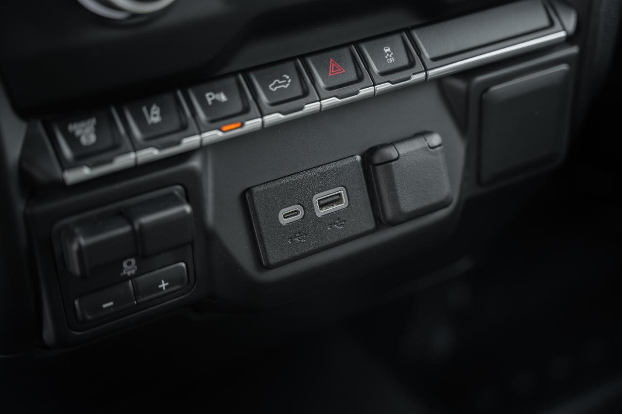 Chevrolet Silverado 3500HD Work Truck Crew Cab 4WD 2024