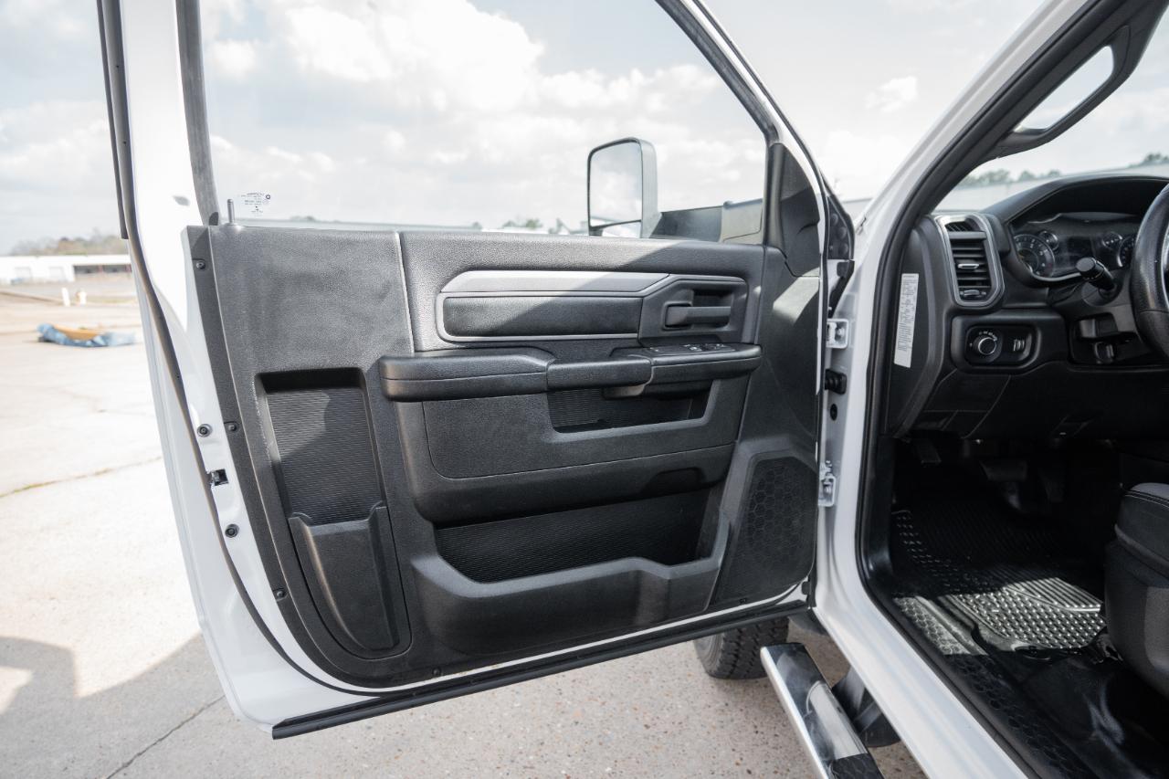 RAM 5500 Regular Cab 4WD DRW 2022