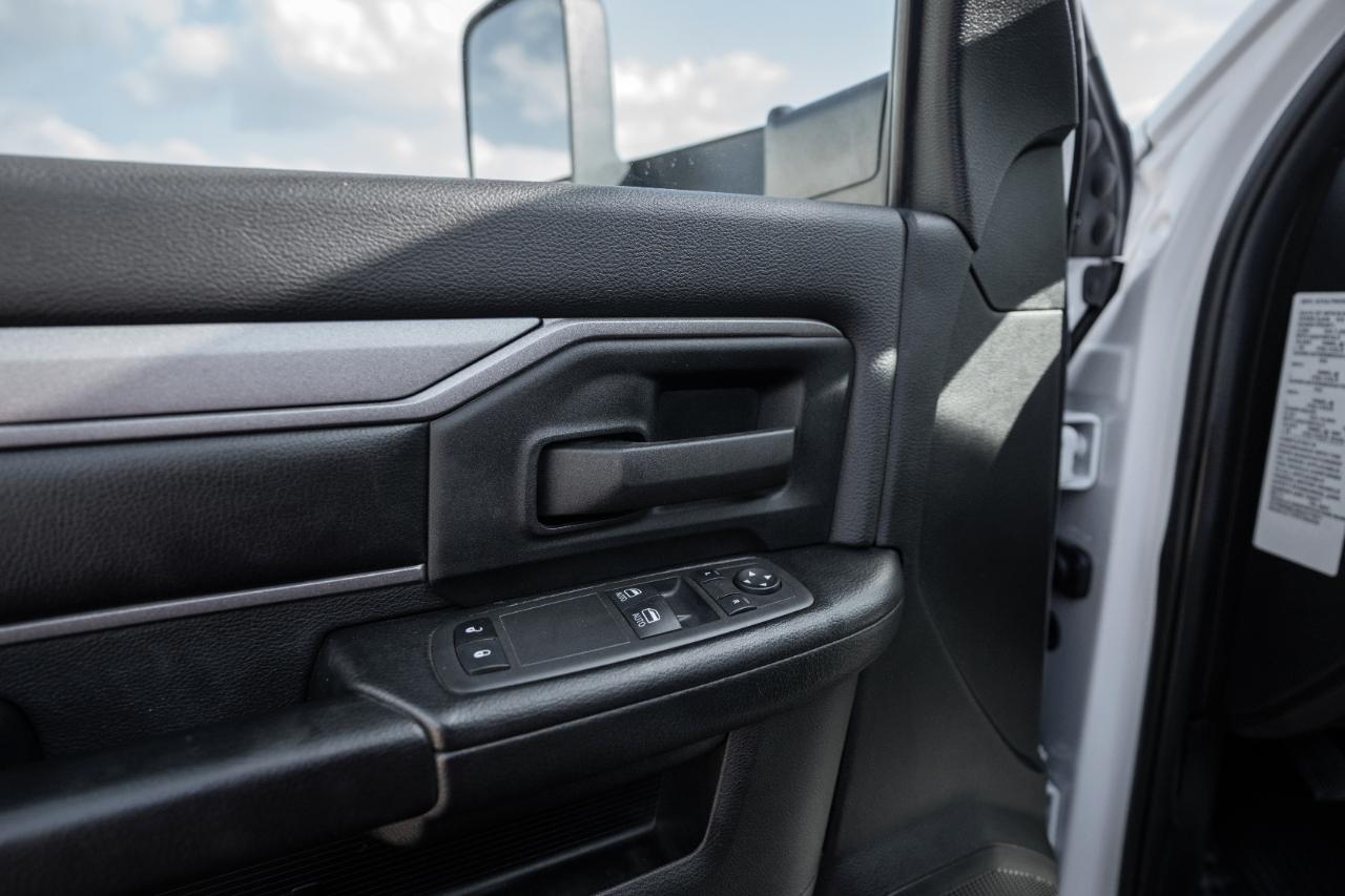 RAM 5500 Regular Cab 4WD DRW 2022