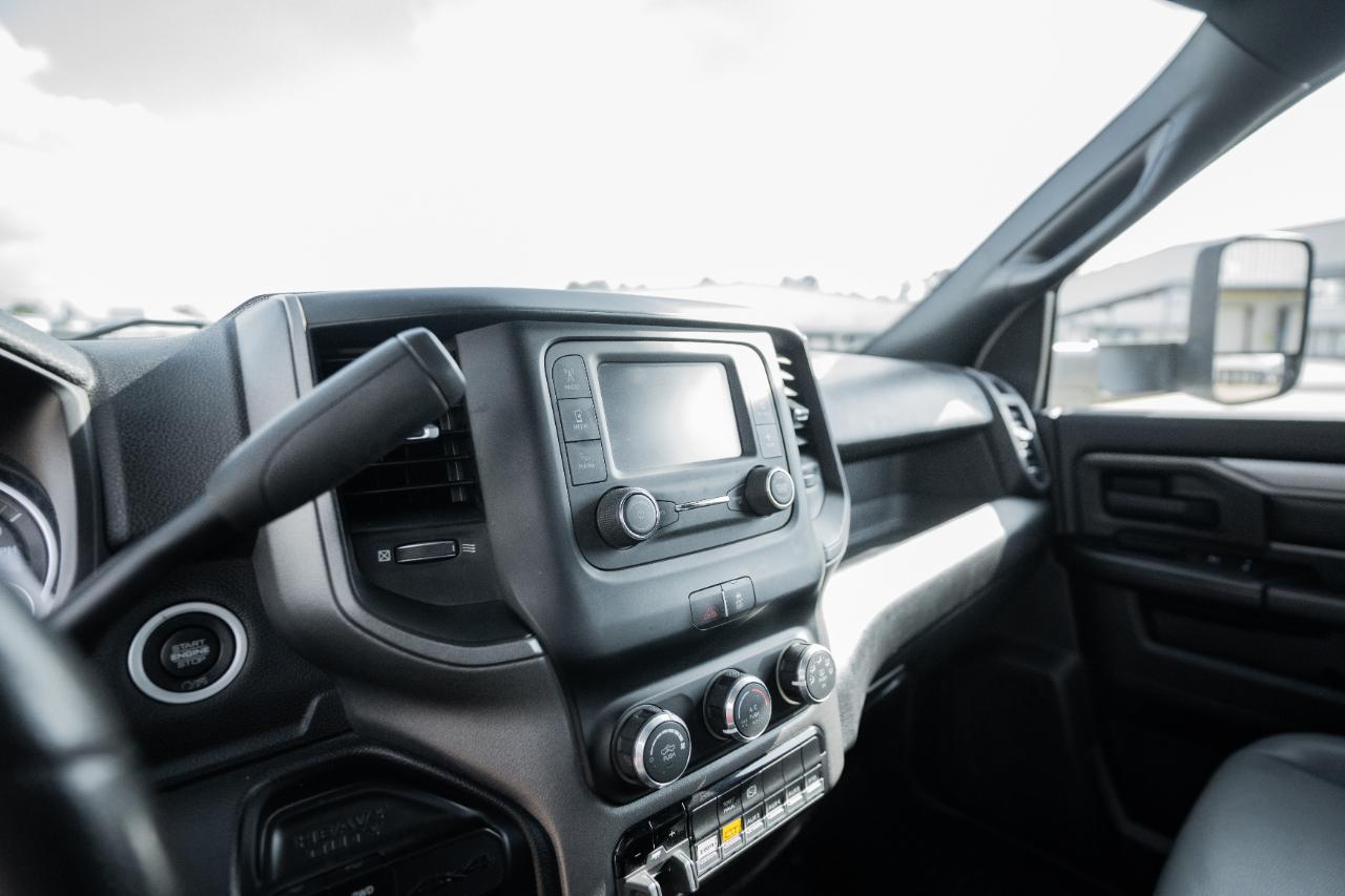 RAM 5500 Regular Cab 4WD DRW 2022