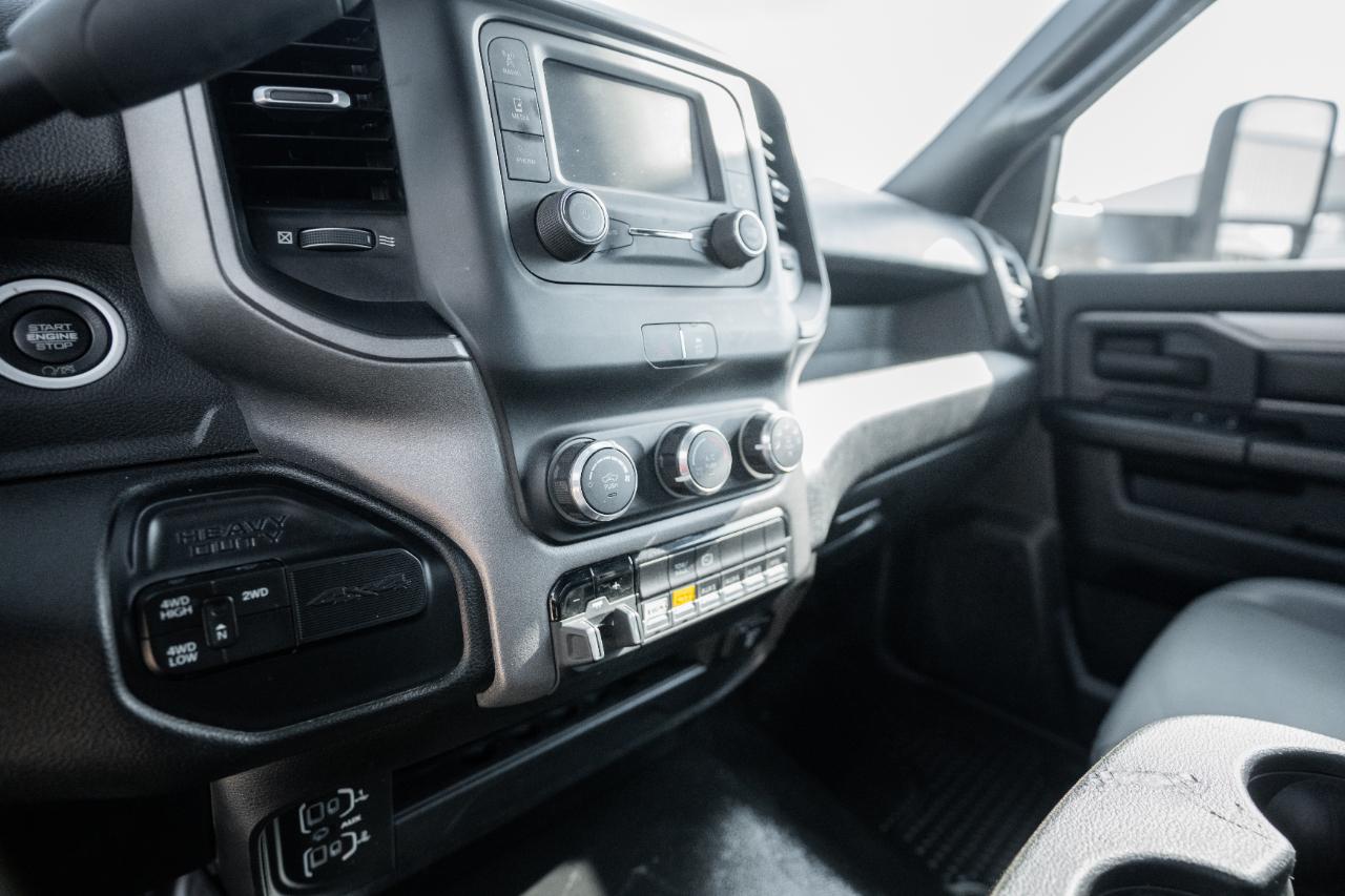 RAM 5500 Regular Cab 4WD DRW 2022