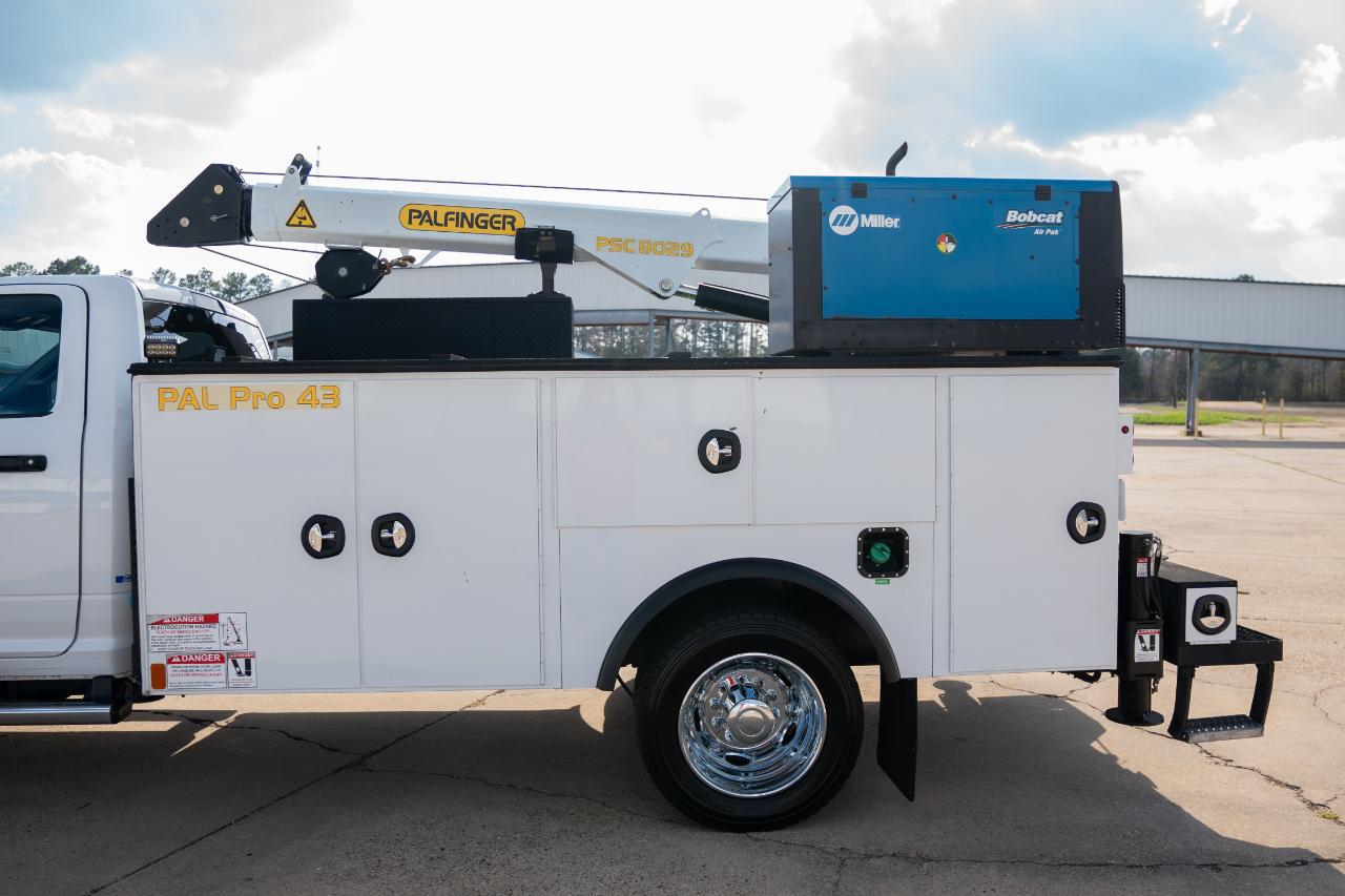 RAM 5500 Regular Cab 4WD DRW 2022