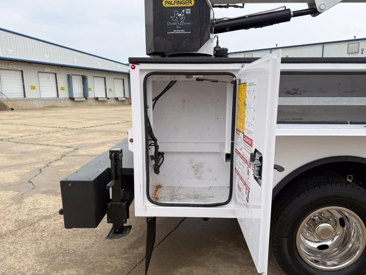 Ford F-350 SD XL Crew Cab Long Bed DRW 4WD 2024