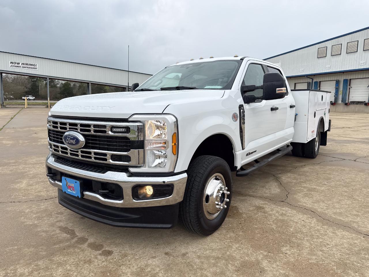 Ford F-350 SD XL Crew Cab Long Bed DRW 4WD 2024