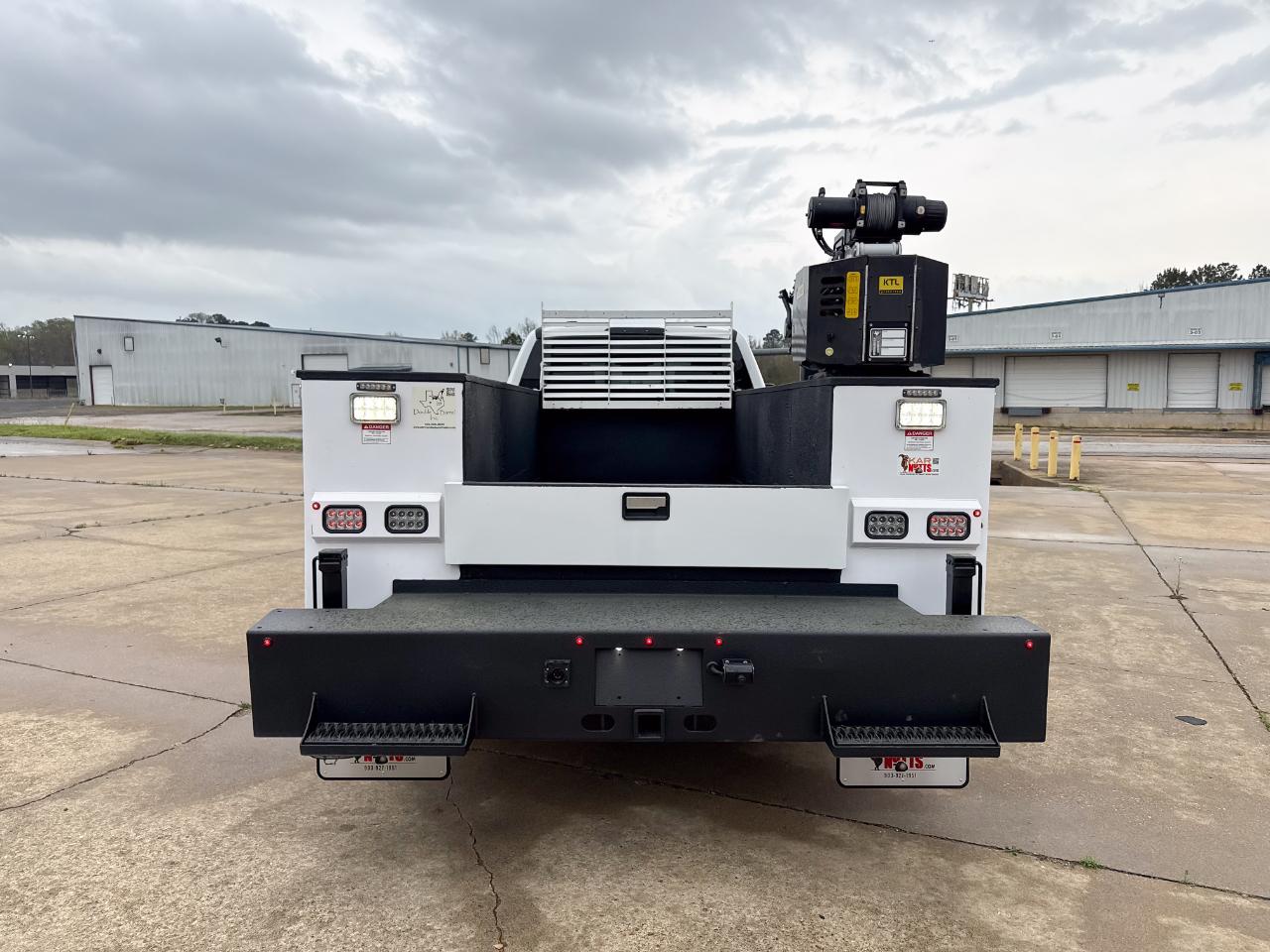 Ford F-350 SD XL Crew Cab Long Bed DRW 4WD 2024