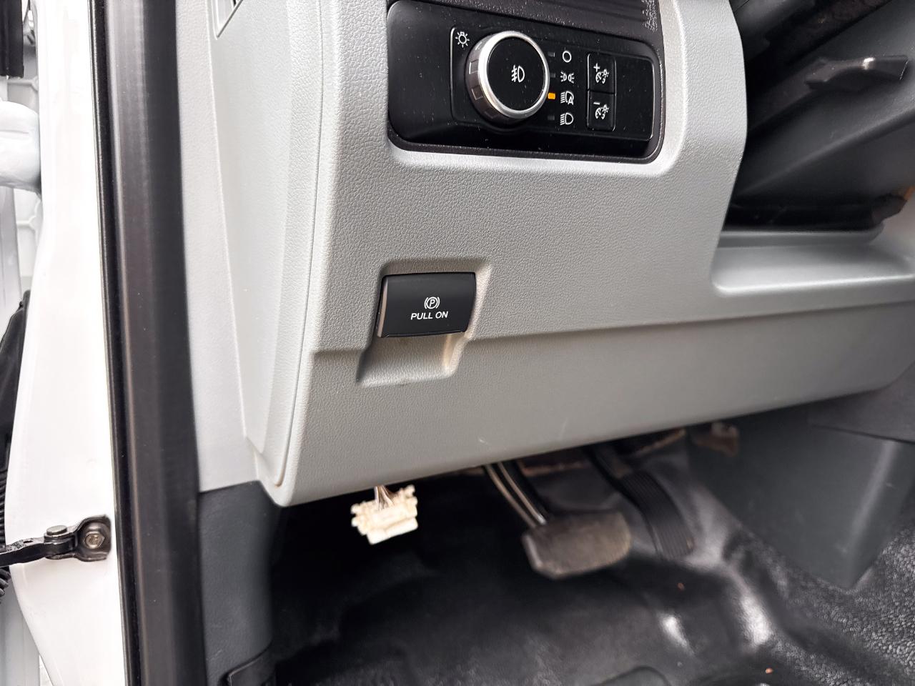 Ford F-350 SD XL Crew Cab Long Bed DRW 4WD 2024