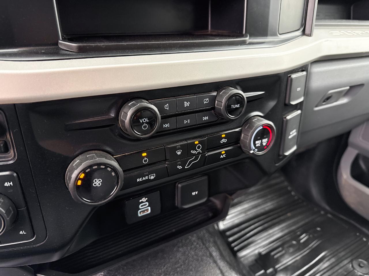 Ford F-350 SD XL Crew Cab Long Bed DRW 4WD 2024