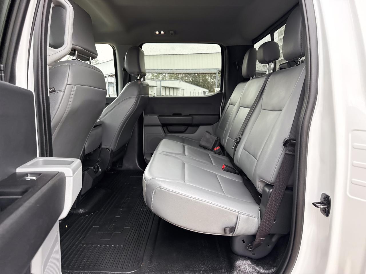 Ford F-350 SD XL Crew Cab Long Bed DRW 4WD 2024