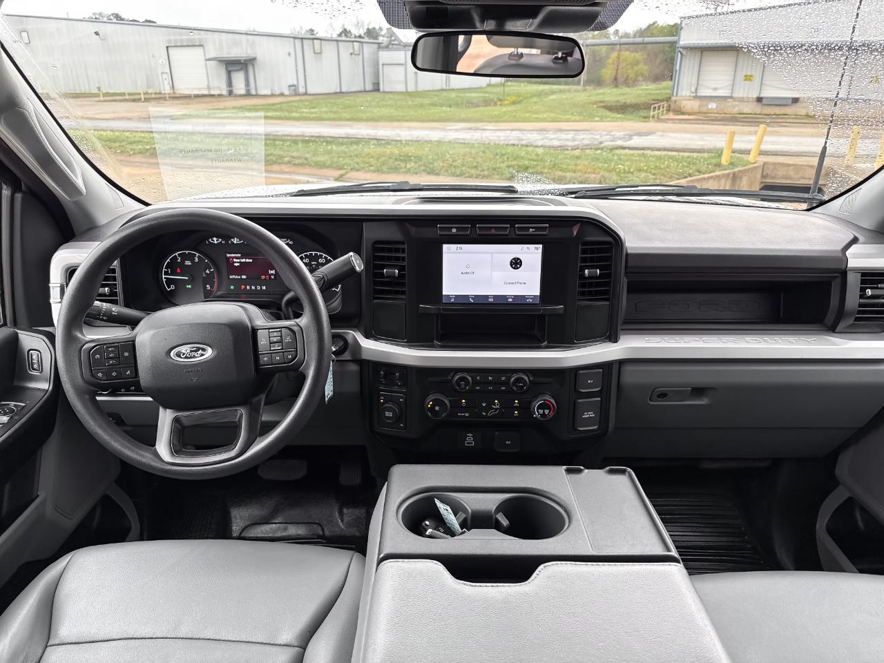 Ford F-350 SD XL Crew Cab Long Bed DRW 4WD 2024