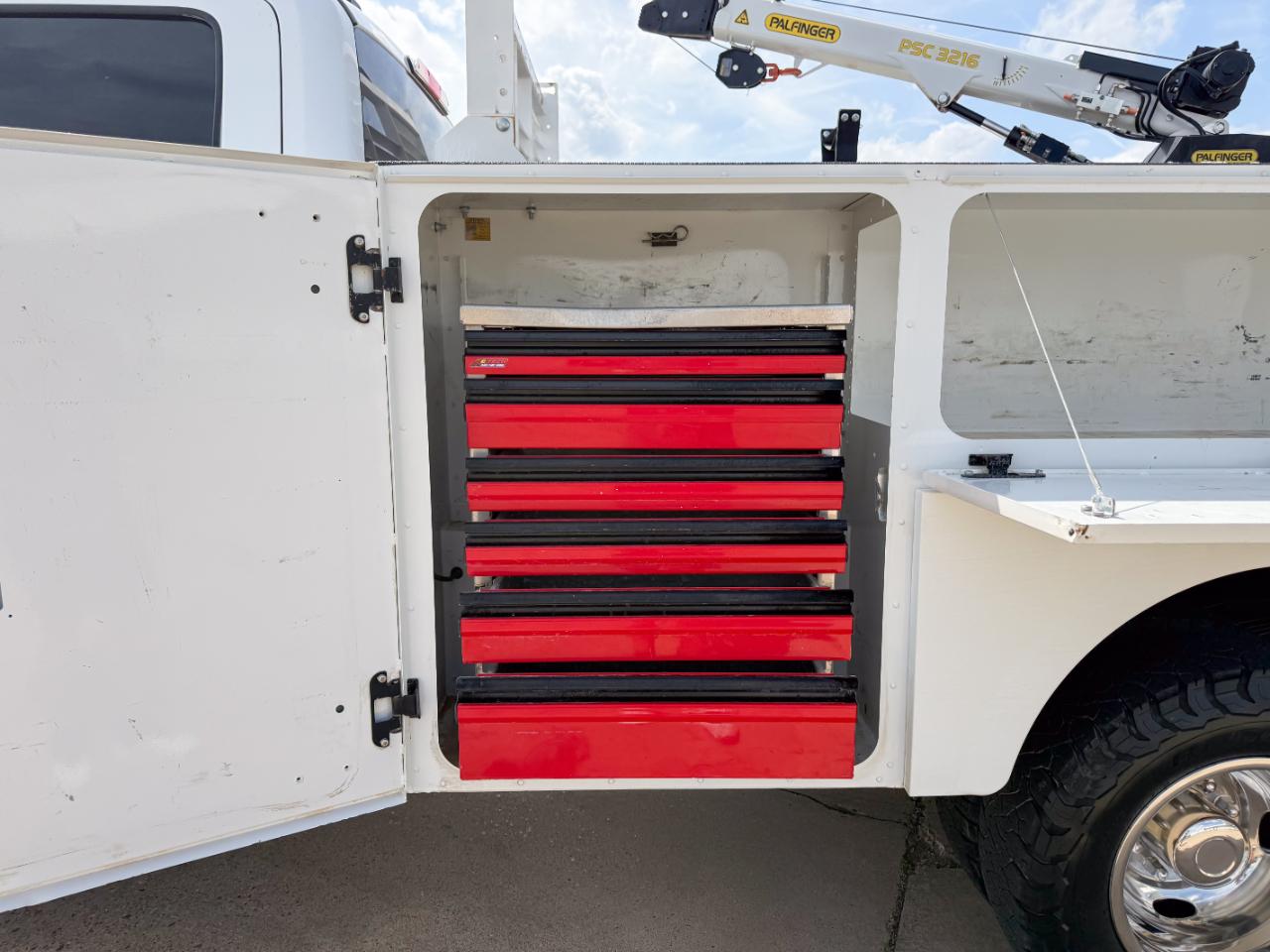 Ford F-350 SD XL Crew Cab Long Bed DRW 4WD 2024