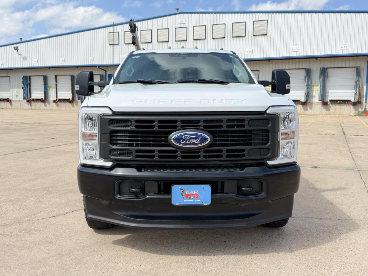 Ford F-350 SD XL Crew Cab Long Bed DRW 4WD 2024