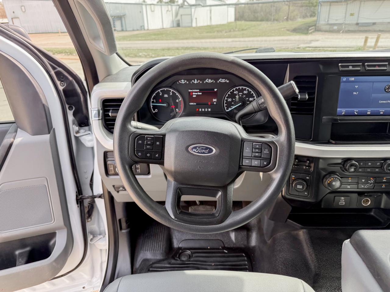 Ford F-350 SD XL Crew Cab Long Bed DRW 4WD 2024