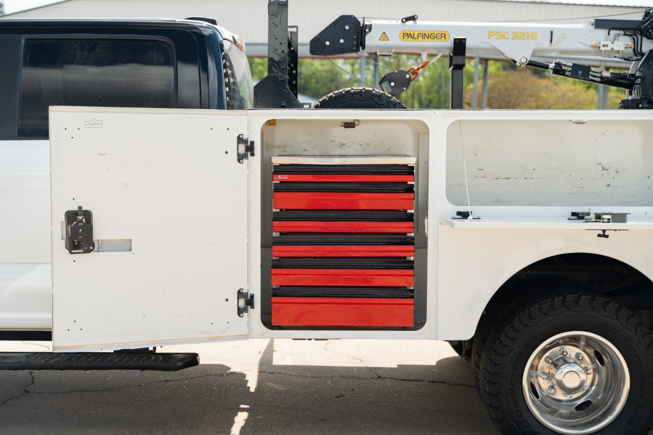 Ford F-350 SD XL Crew Cab Long Bed DRW 4WD 2024