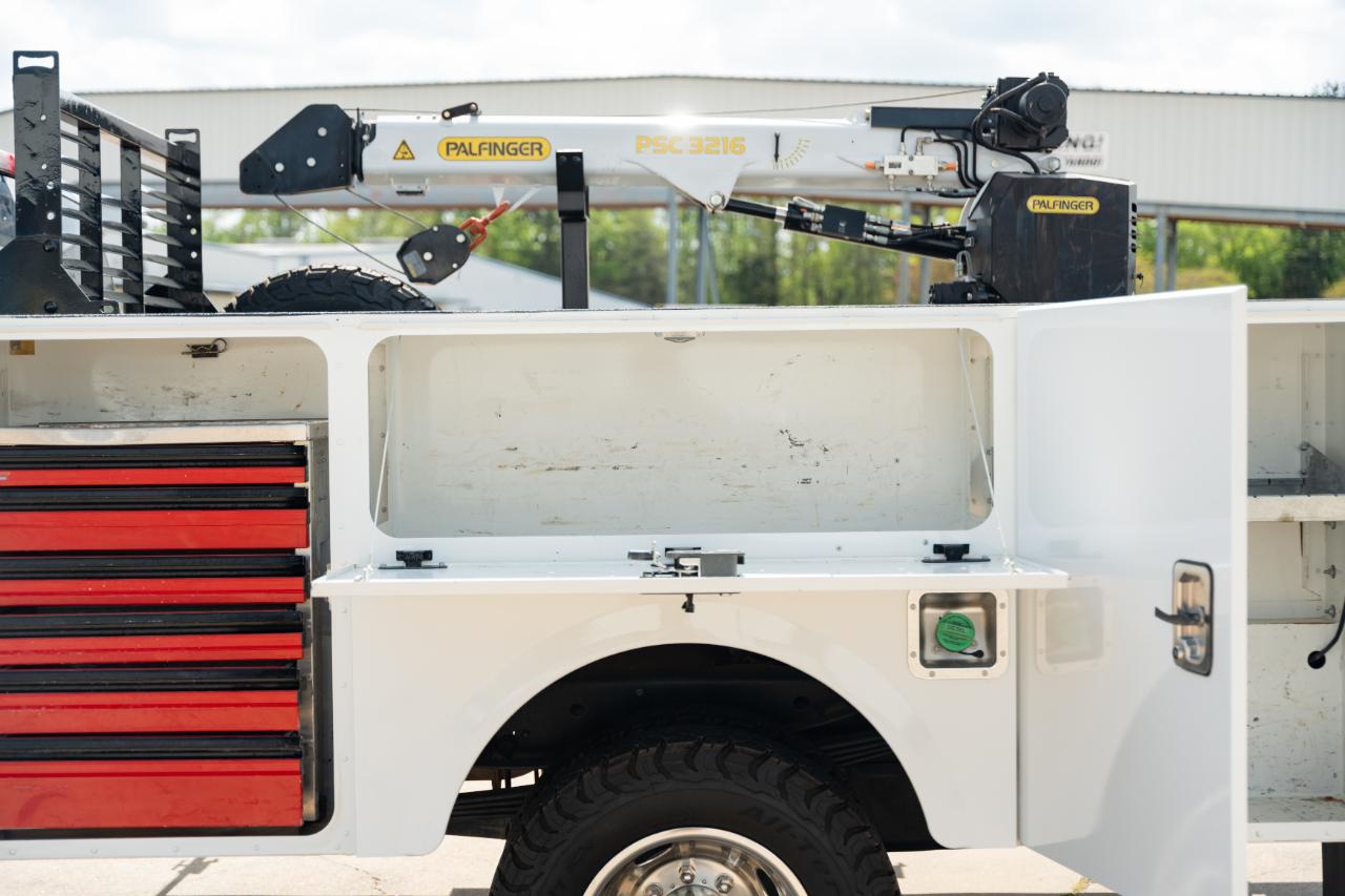 Ford F-350 SD XL Crew Cab Long Bed DRW 4WD 2024