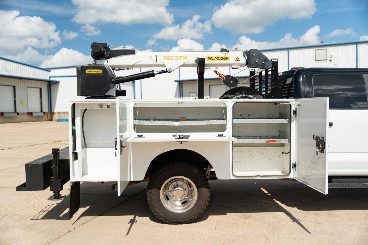 Ford F-350 SD XL Crew Cab Long Bed DRW 4WD 2024